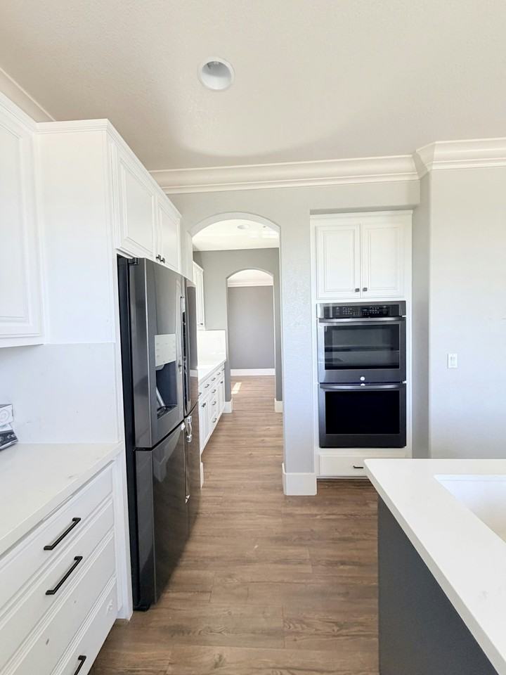 850 Monterey Court - Photo 7 of 33