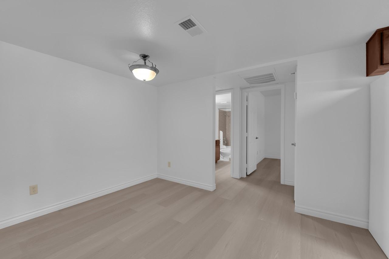 5295 Indian River Dr #301 - Photo 4 of 23