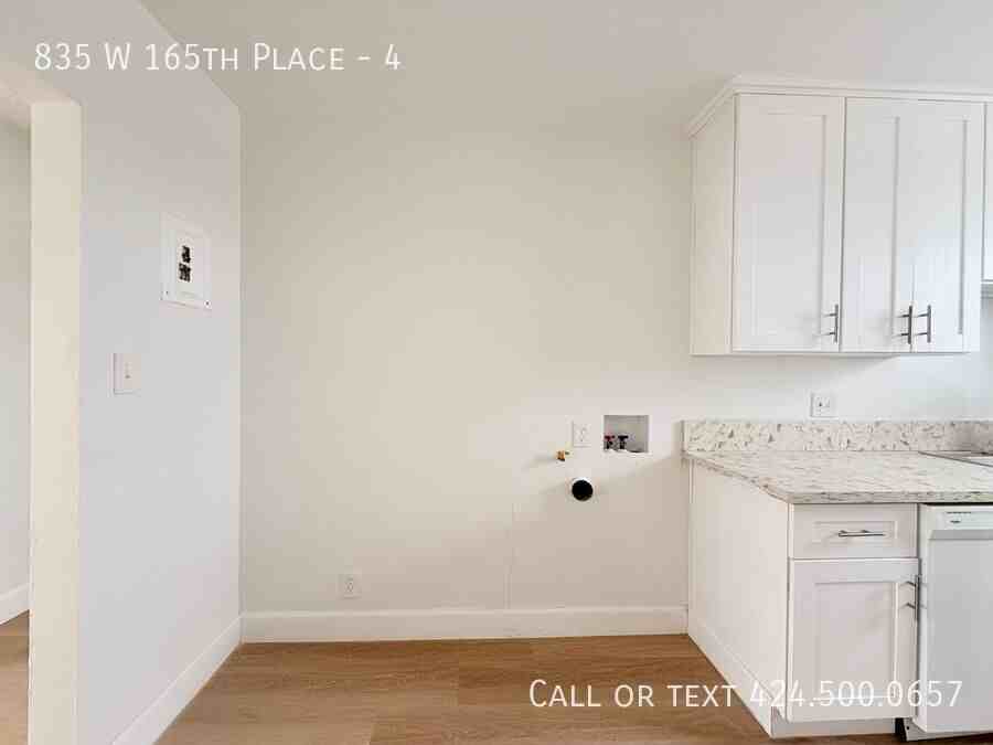 835 W 165th Pl #4 - Photo 4 of 8