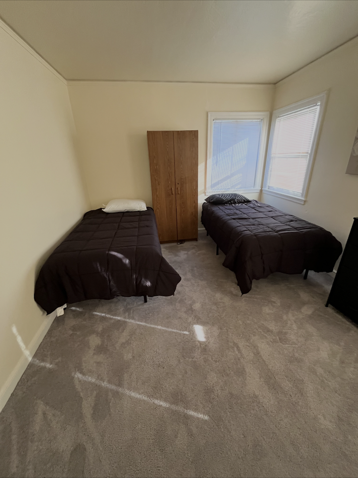 2117 106th Avenue, Unit 4 - Photo 4 of 4