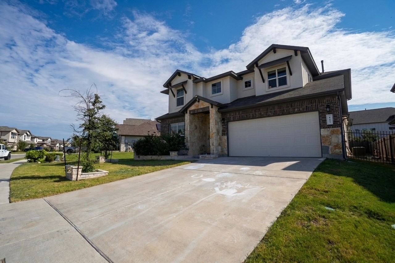 445 Arrowhead Vine St - Photo 6 of 38