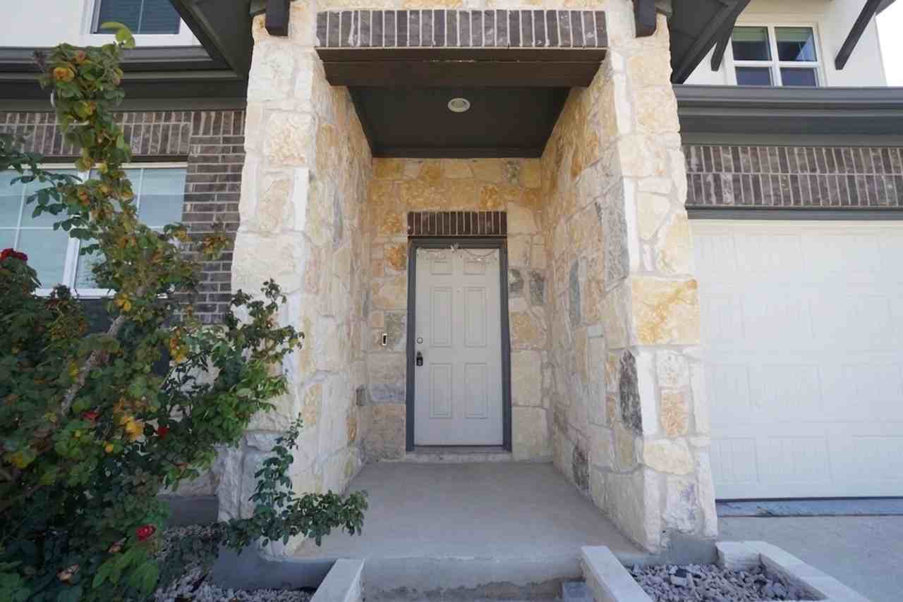 445 Arrowhead Vine St - Photo 7 of 38
