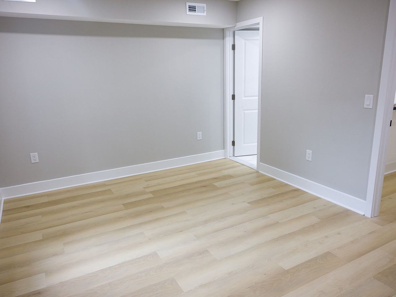 1201 Lindley Avenue - Photo 6 of 10
