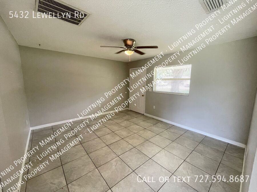 5432 Lewellyn Rd - Photo 3 of 14