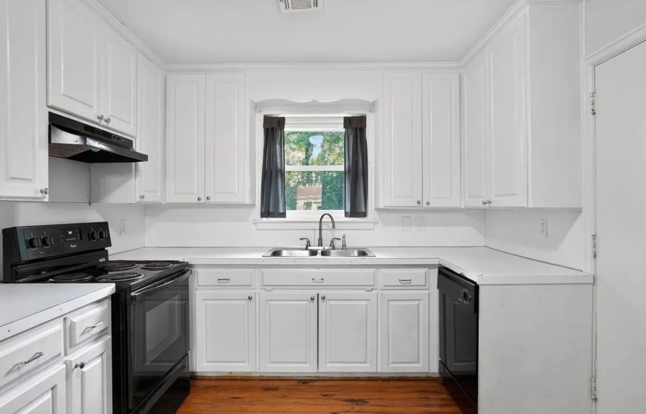 125 Marlborough St - Photo 3 of 10