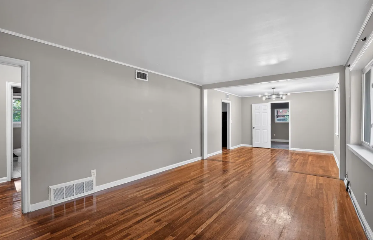 125 Marlborough St - Photo 4 of 10