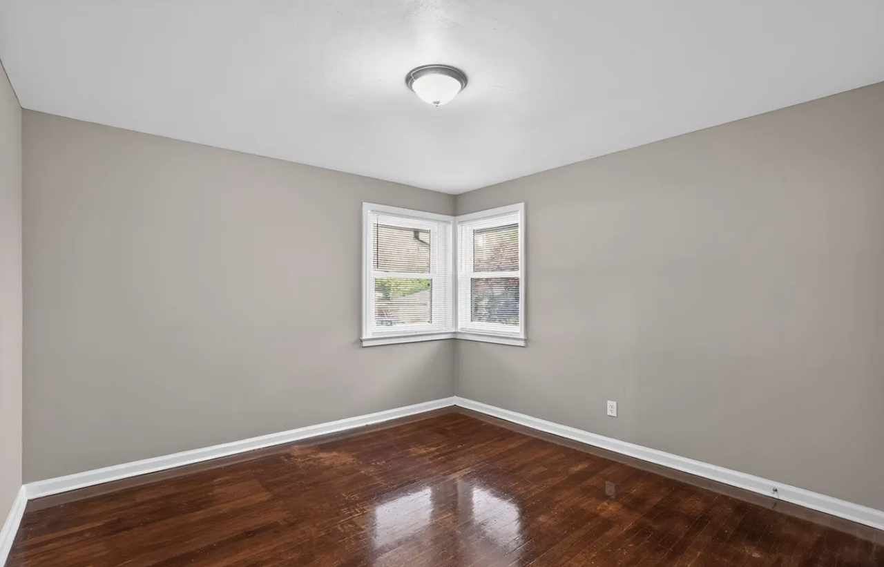 125 Marlborough St - Photo 6 of 10