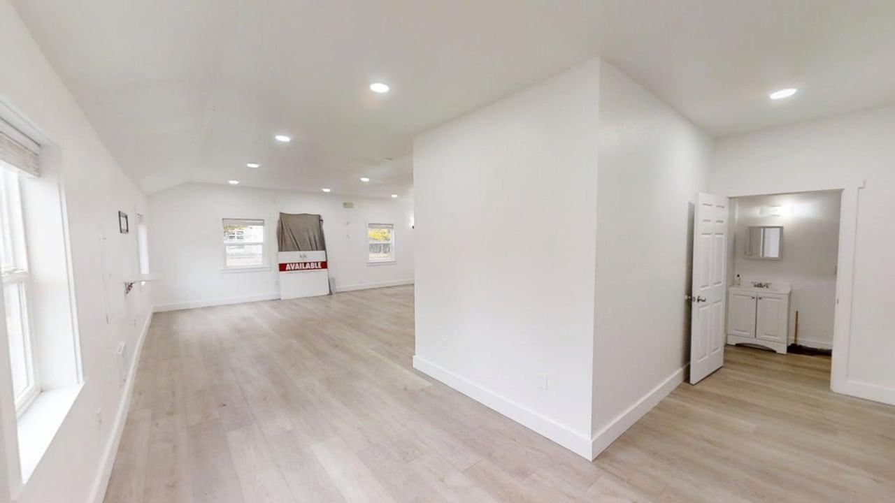 11518 Ne Sandy Blvd - Photo 3 of 19