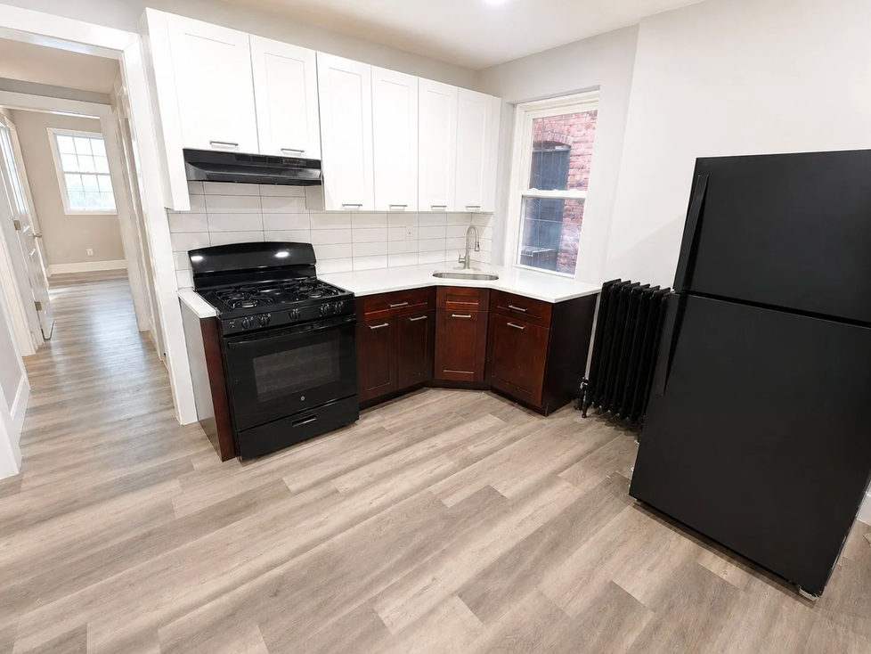 168 Bloomfield Ave #2L - Photo 2 of 5