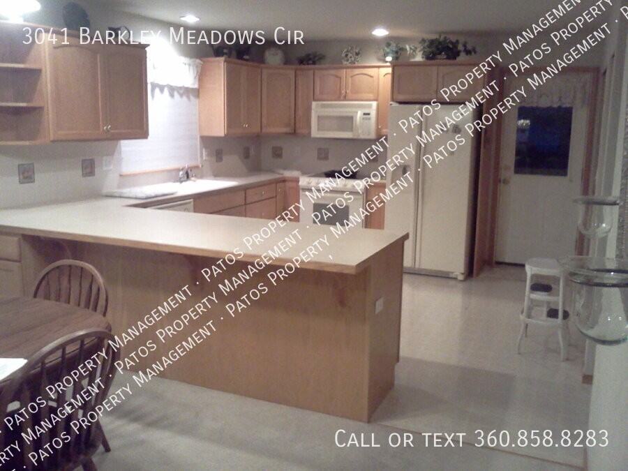 3041 Barkley Meadows Cir - Photo 2 of 8