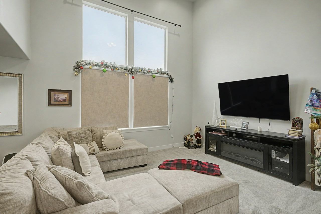 1531 Stone Gate Dr - Photo 3 of 35
