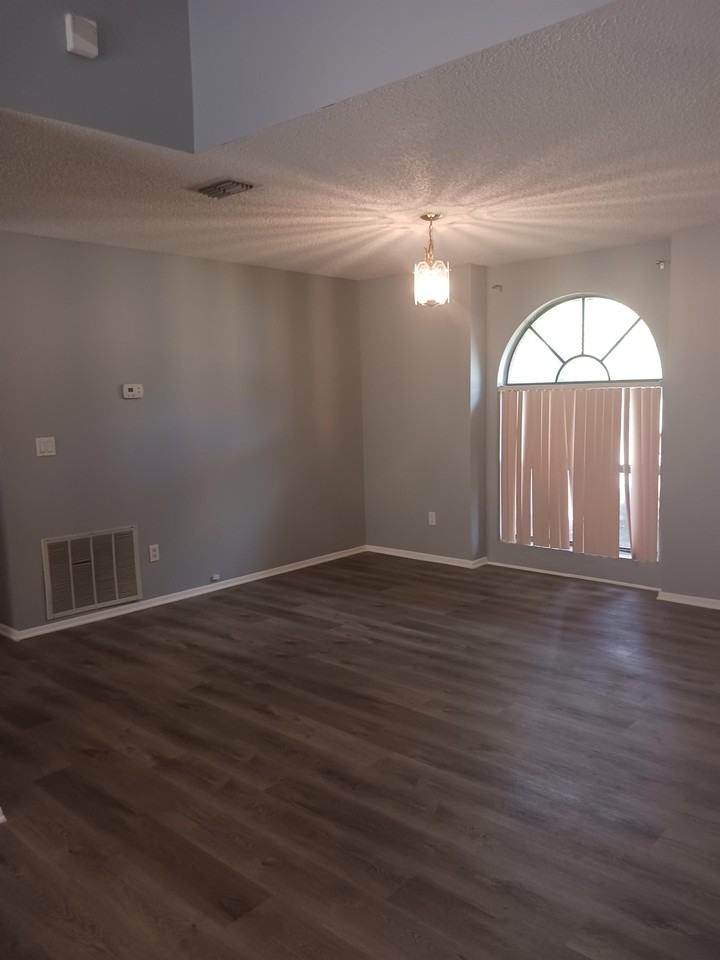 7706 Covedale Dr - Photo 5 of 22