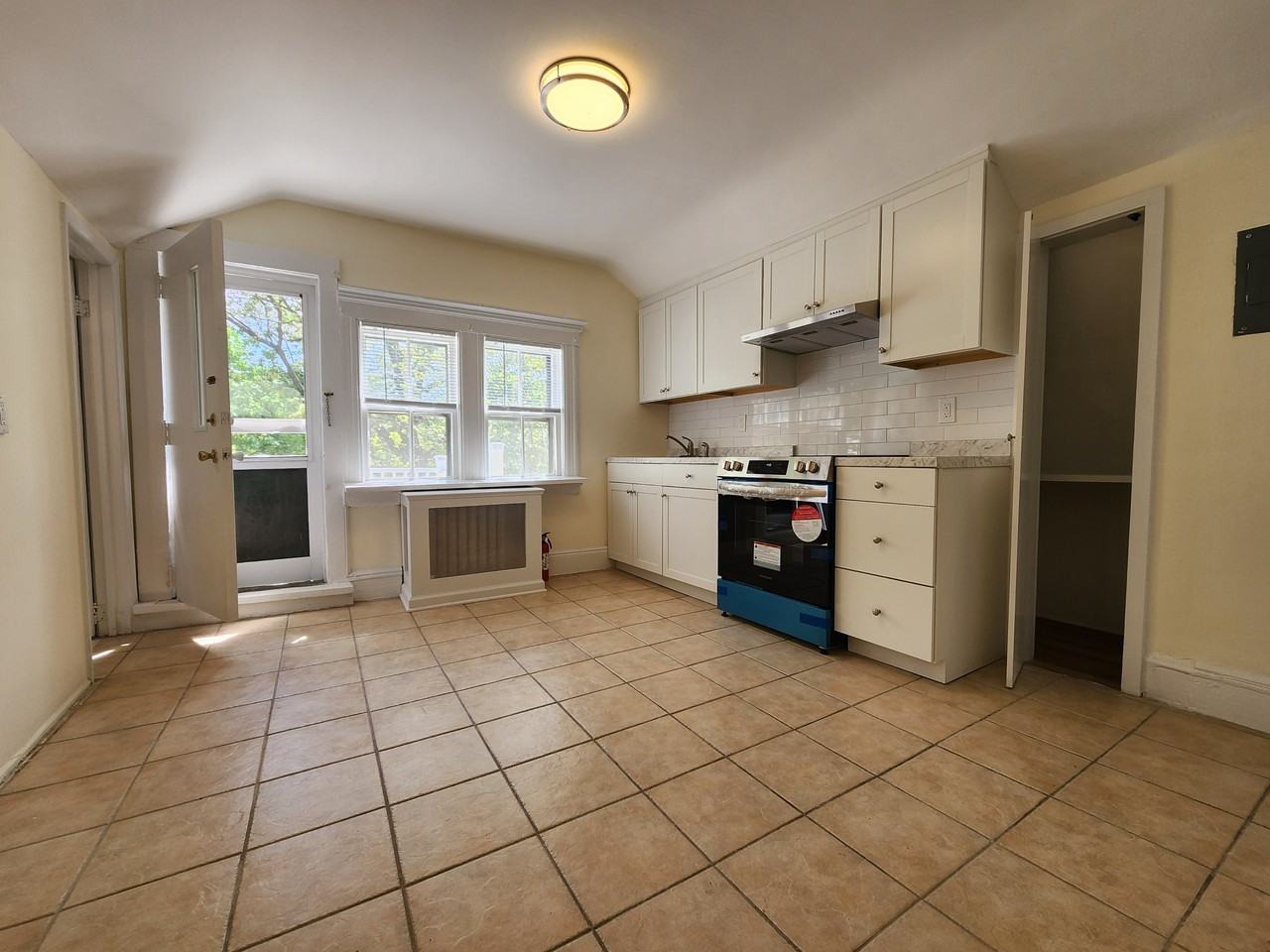 181 Forest St #3 - Photo 2 of 11