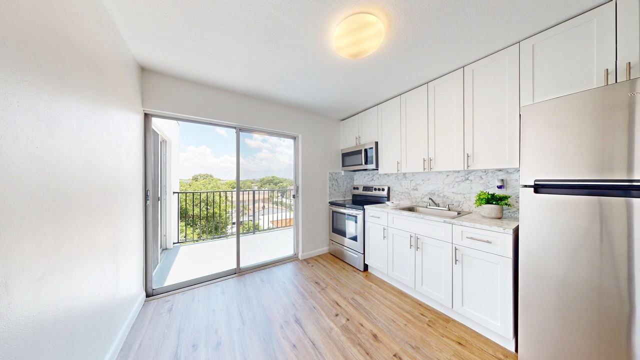 444 SW 27th Avenue - Photo 5 of 16