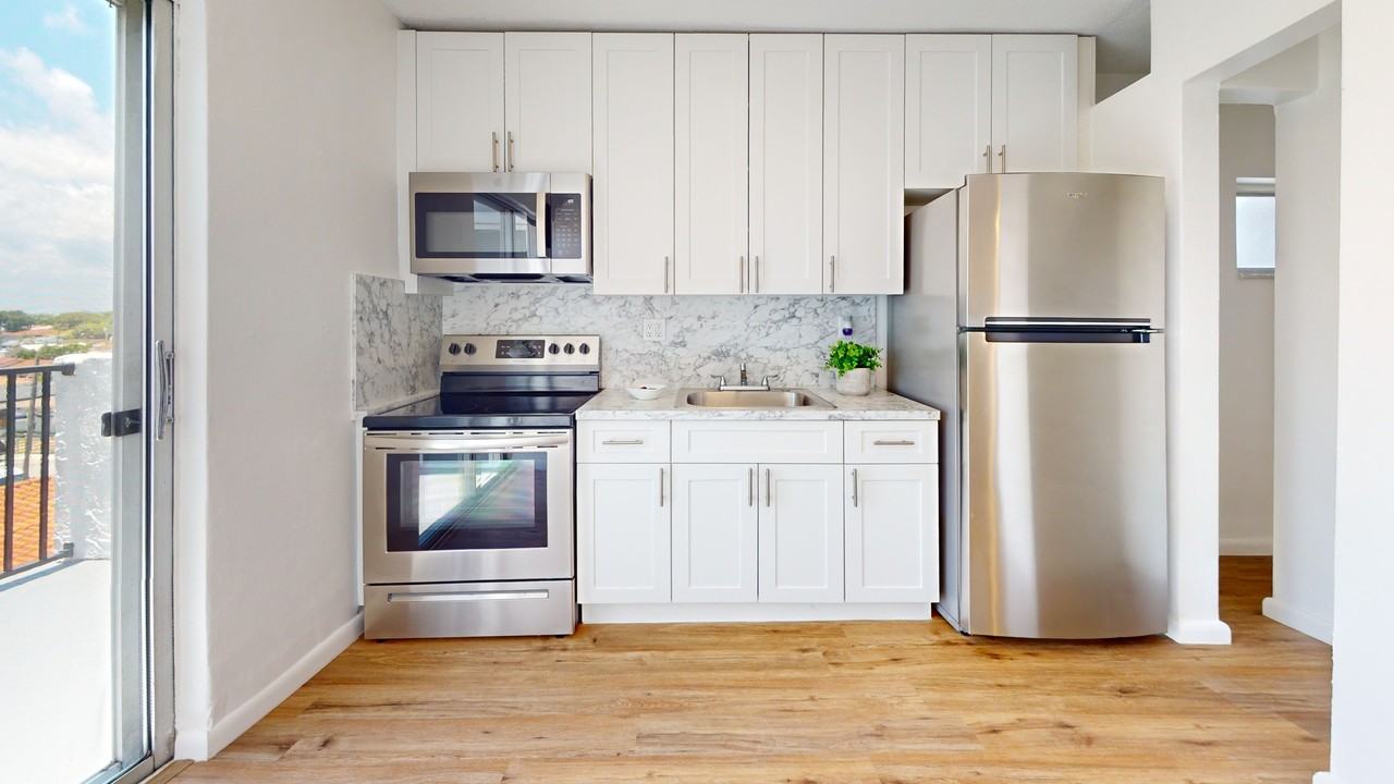 444 SW 27th Avenue - Photo 6 of 16