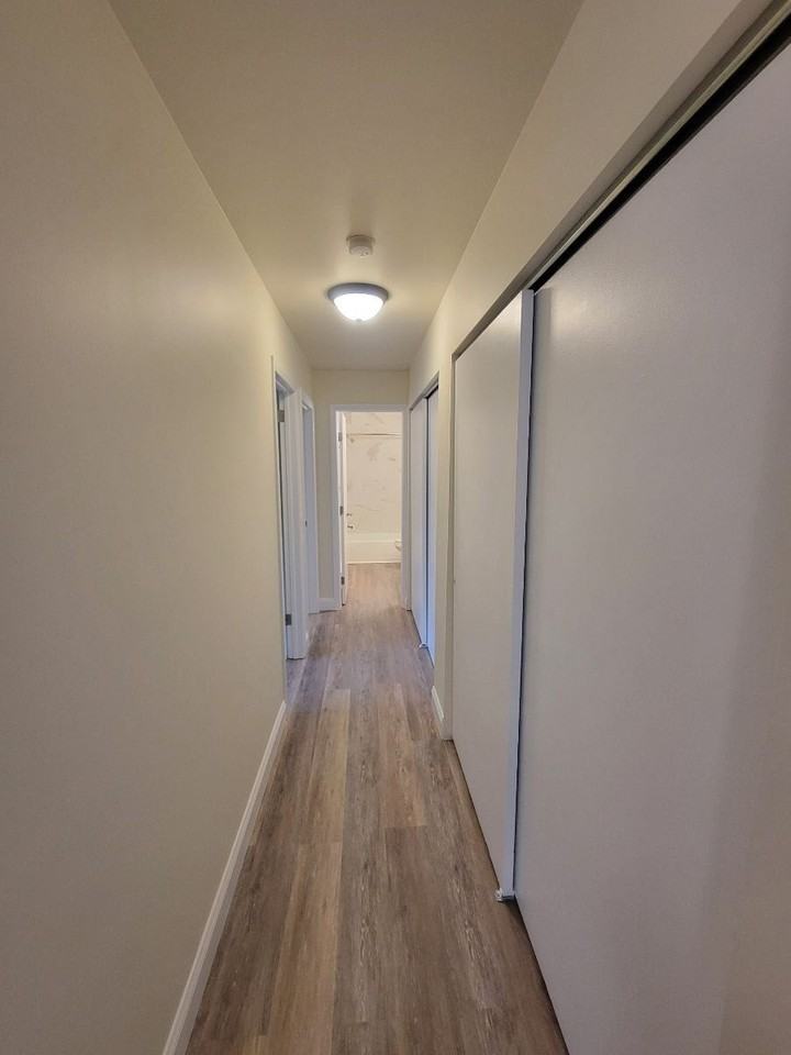 377 West Broad Street - Photo 6 of 10
