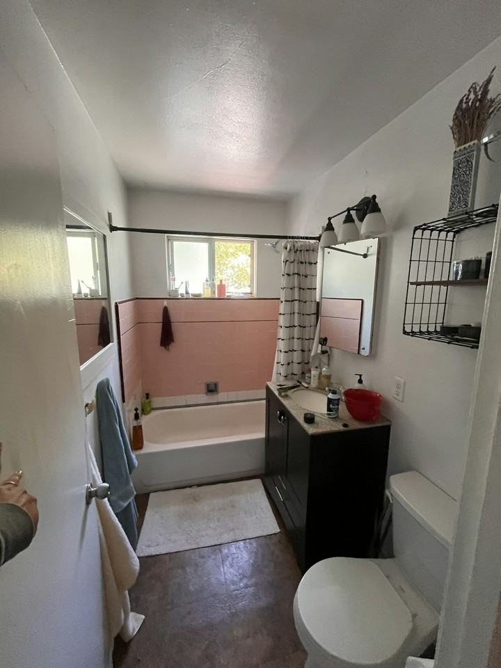 1134 Redwood Avenue, Unit 1136 - Photo 4 of 8