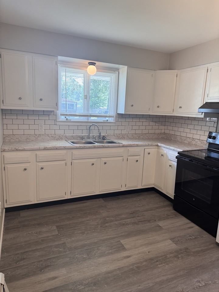 114 N Chase St #1 - Photo 5 of 29
