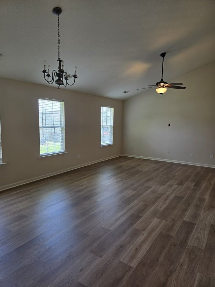 507 Chastine Dr #01 - Photo 4 of 12