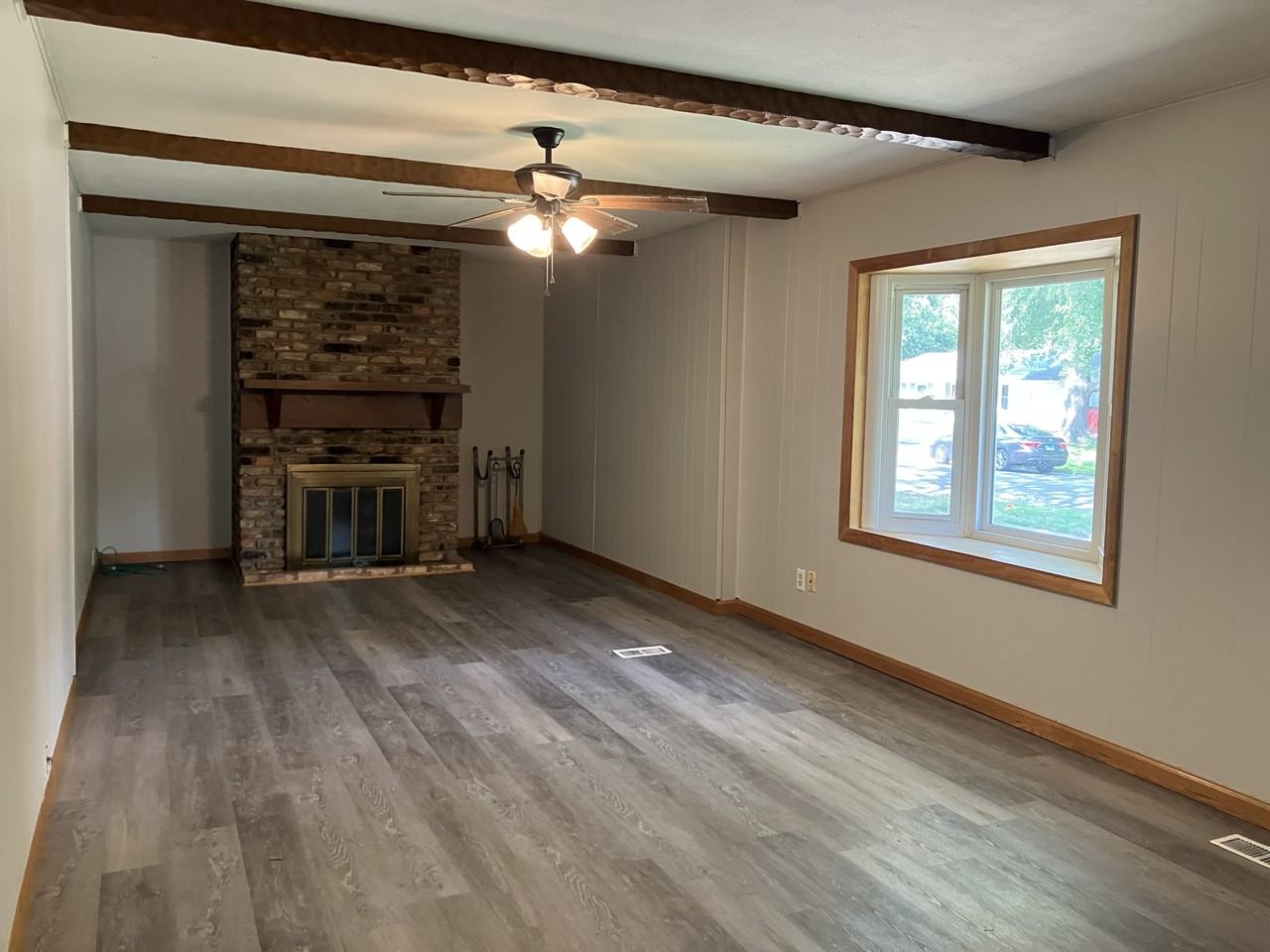 601 Ridgewood Ct #1 - Photo 3 of 10