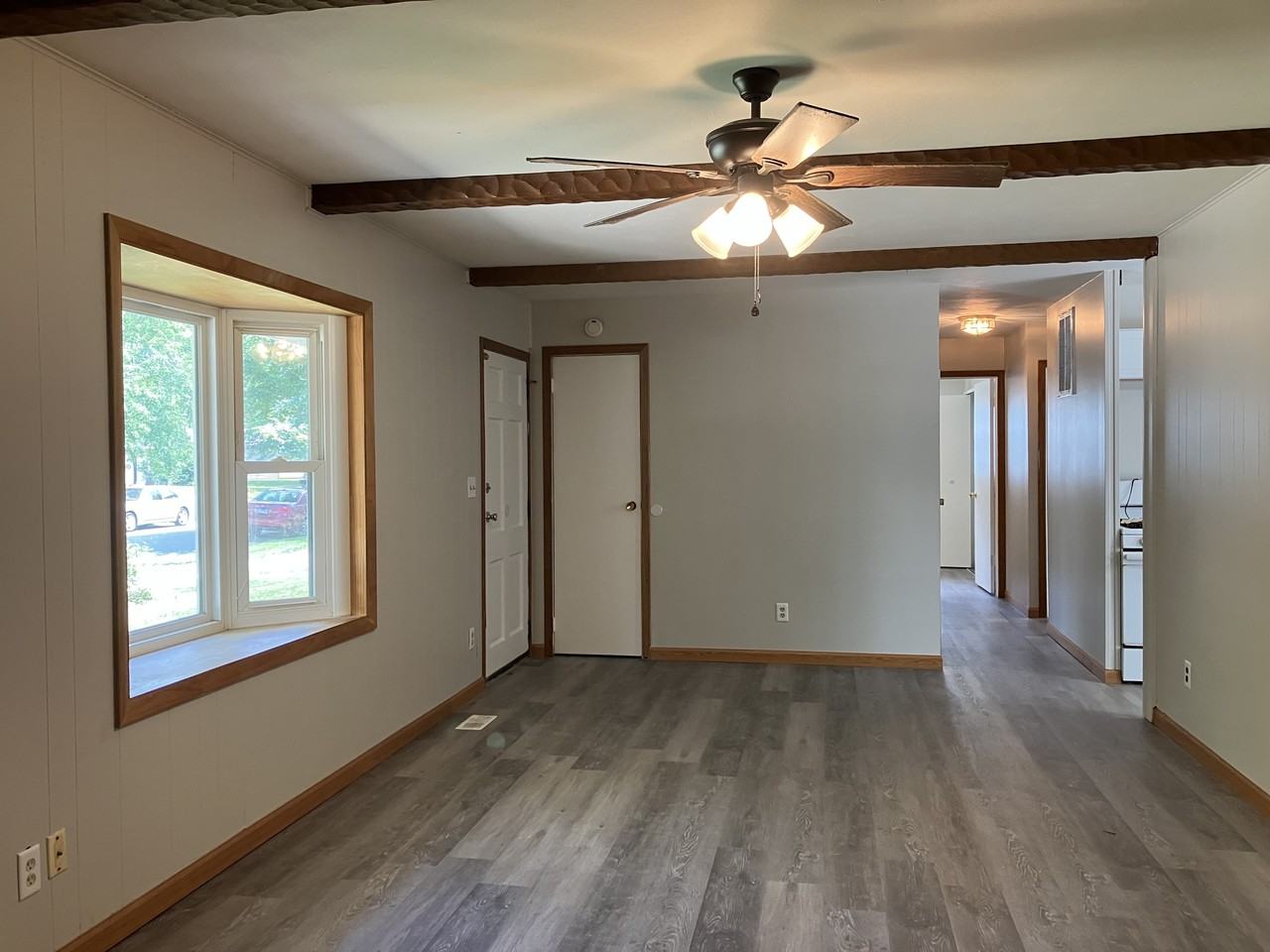 601 Ridgewood Ct #1 - Photo 4 of 10