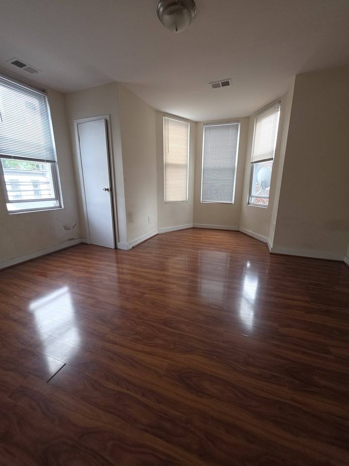 4200 Powelton Ave #2FL - Photo 3 of 5