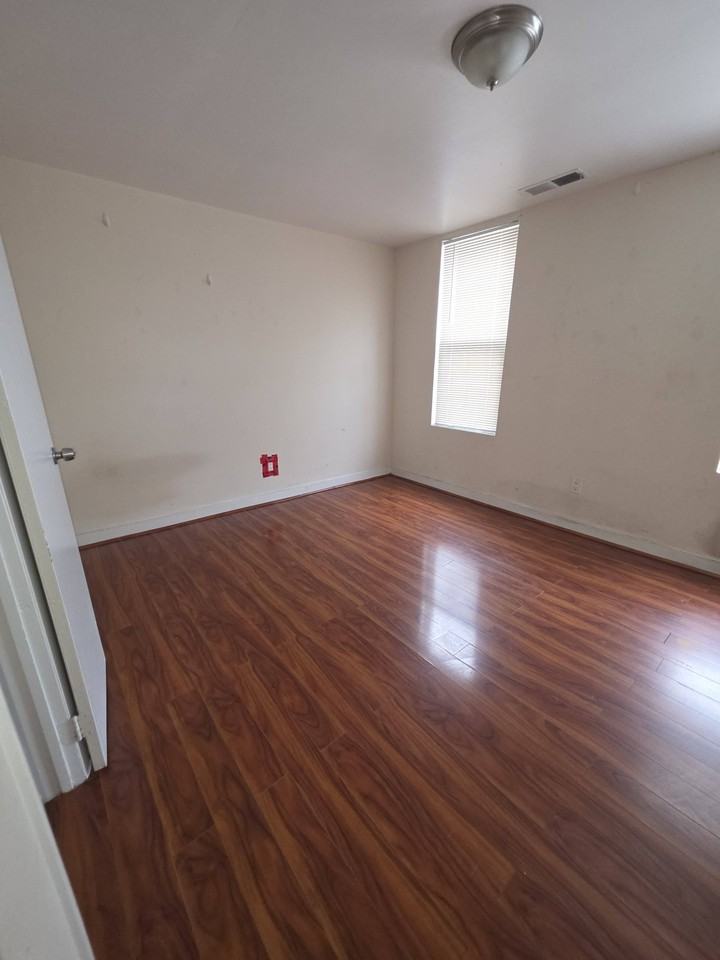 4200 Powelton Ave #2FL - Photo 4 of 5
