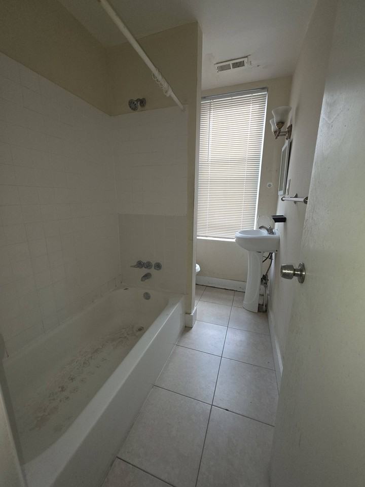4200 Powelton Ave #2FL - Photo 5 of 5
