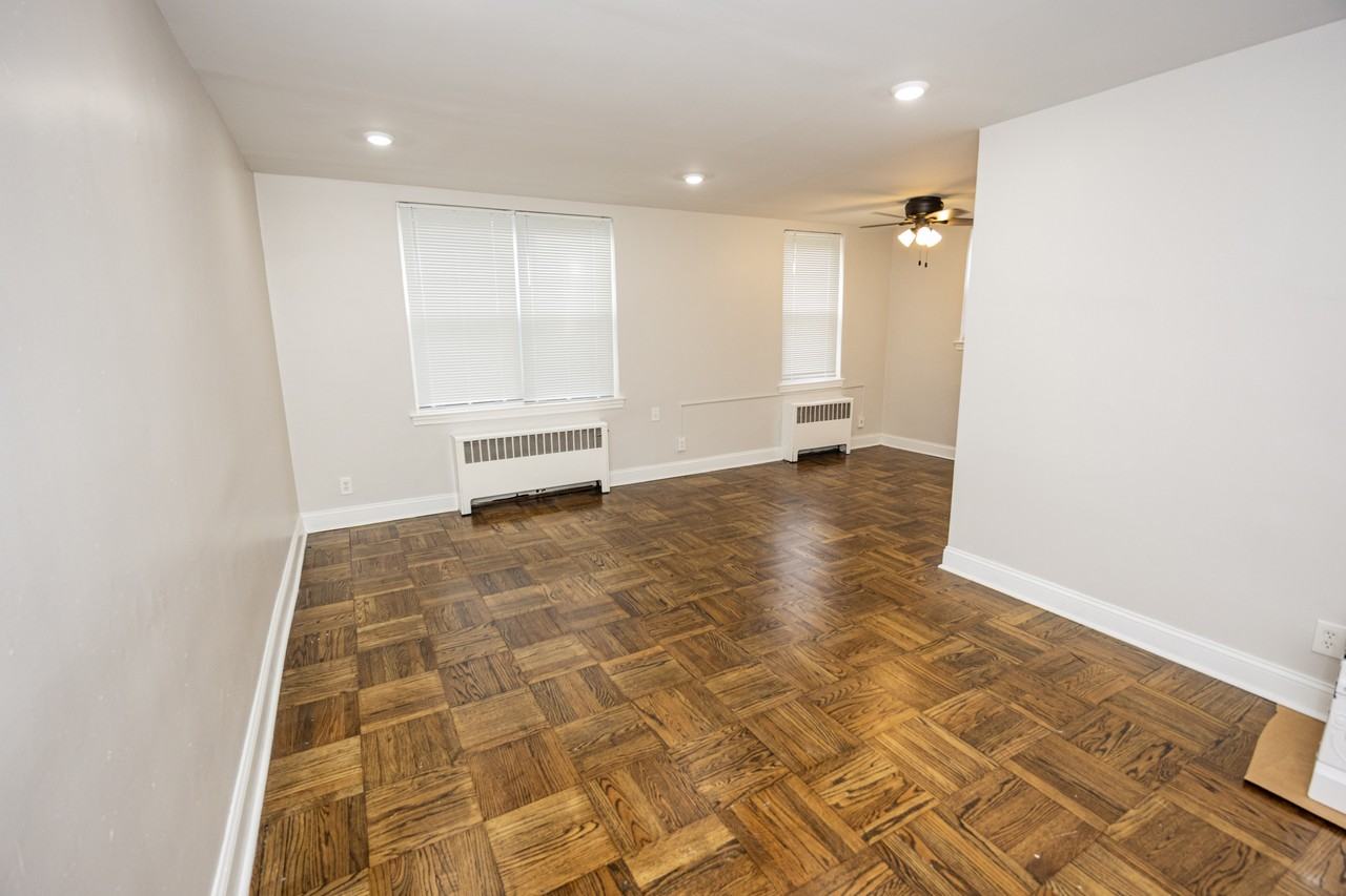 906 E Vernon Rd #2 - Photo 3 of 21