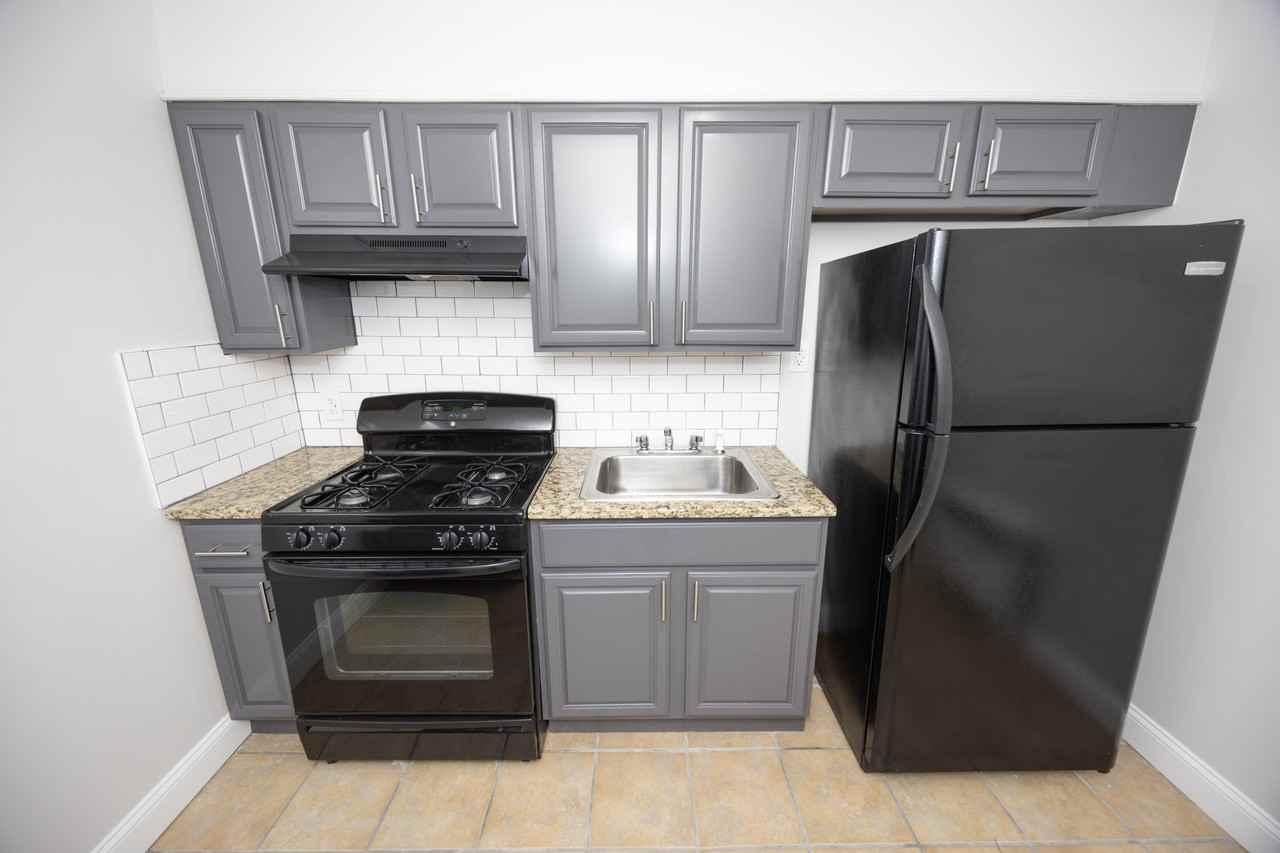 906 E Vernon Rd #2 - Photo 6 of 21