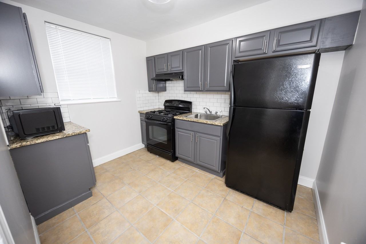 906 E Vernon Rd #2 - Photo 7 of 21
