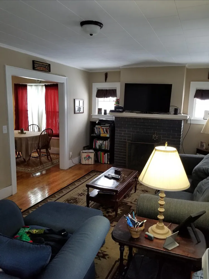 492 Pleasantview Ave - Photo 2 of 4