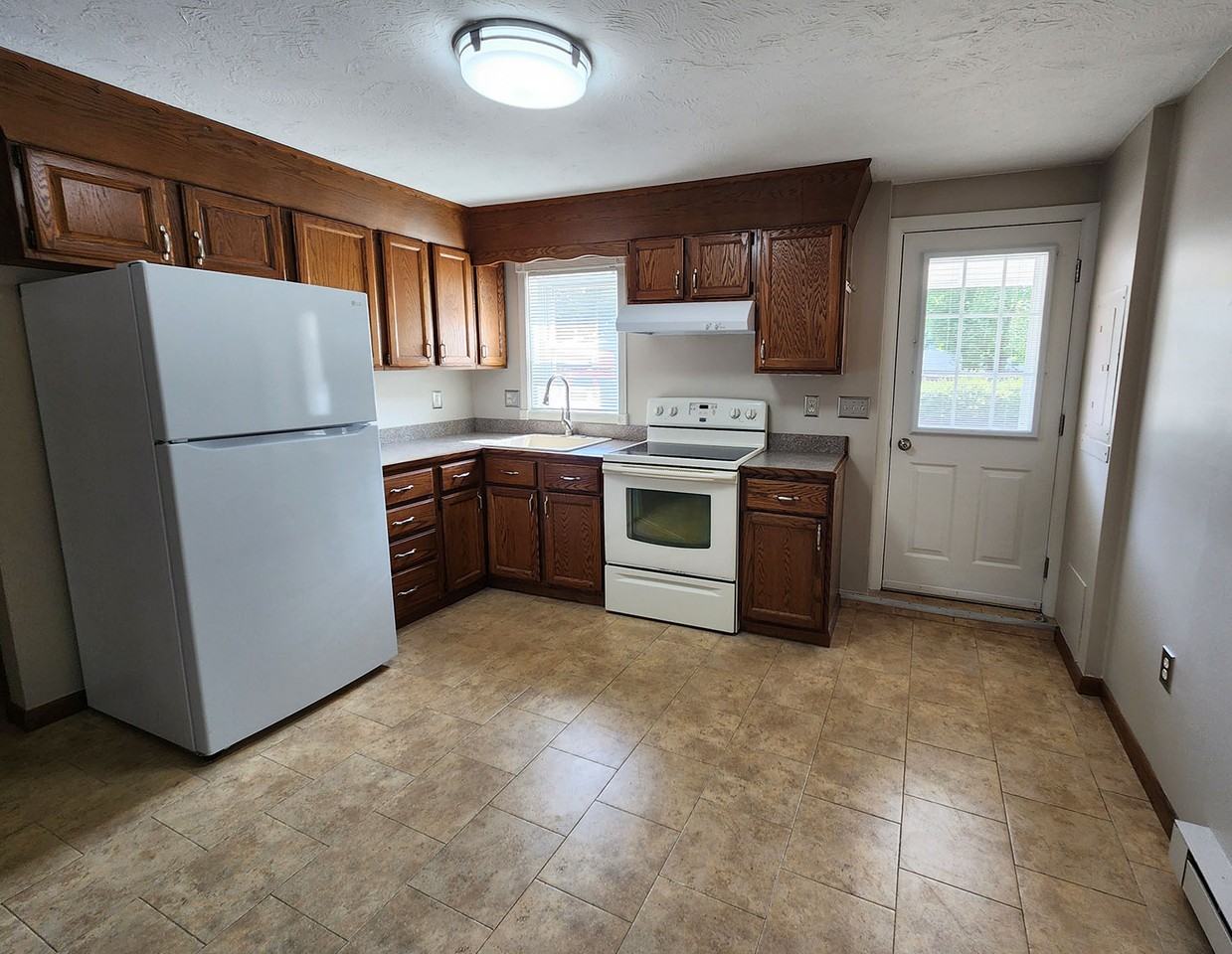 216 5th St - Photo 6 of 22