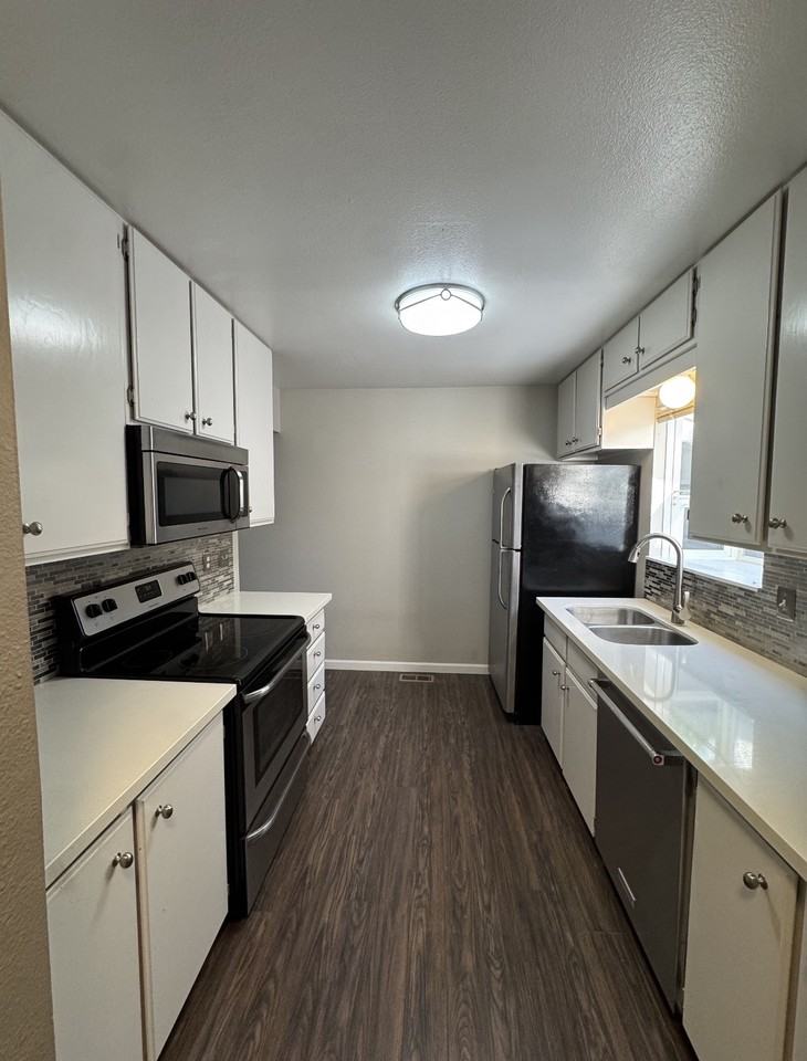 1579 Nw Eastbrook Ct #1 - Photo 2 of 15