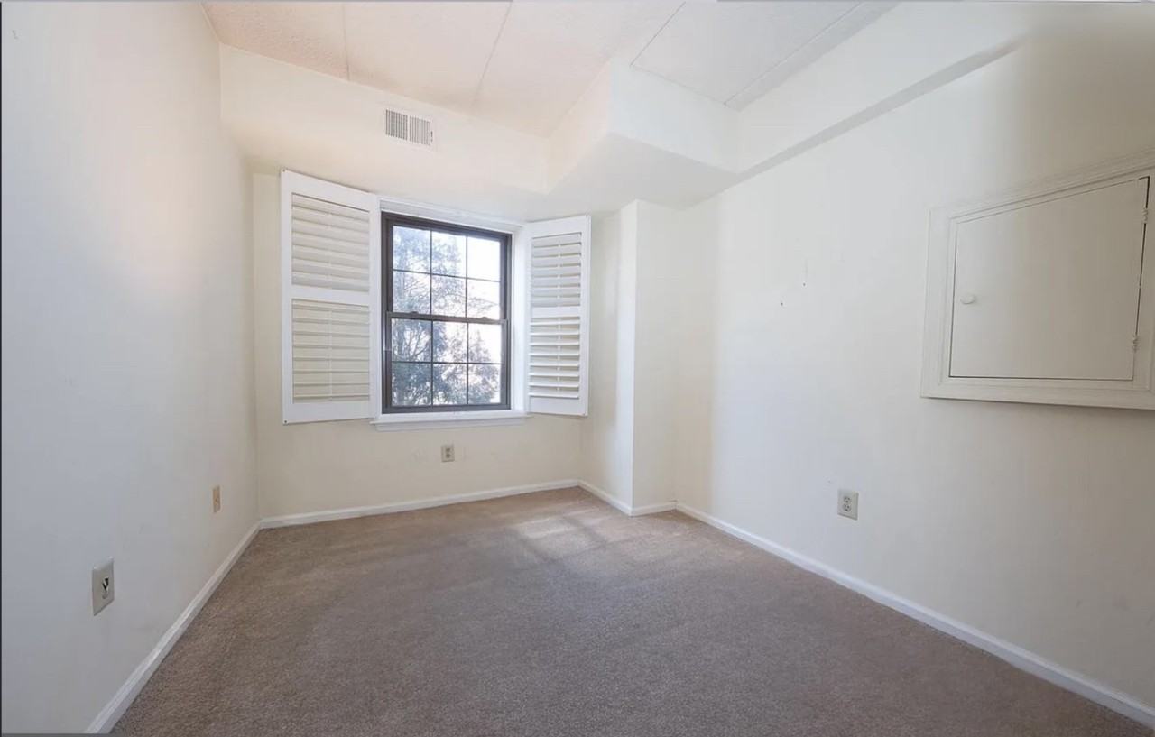 620 Washington Pl #20 - Photo 7 of 11