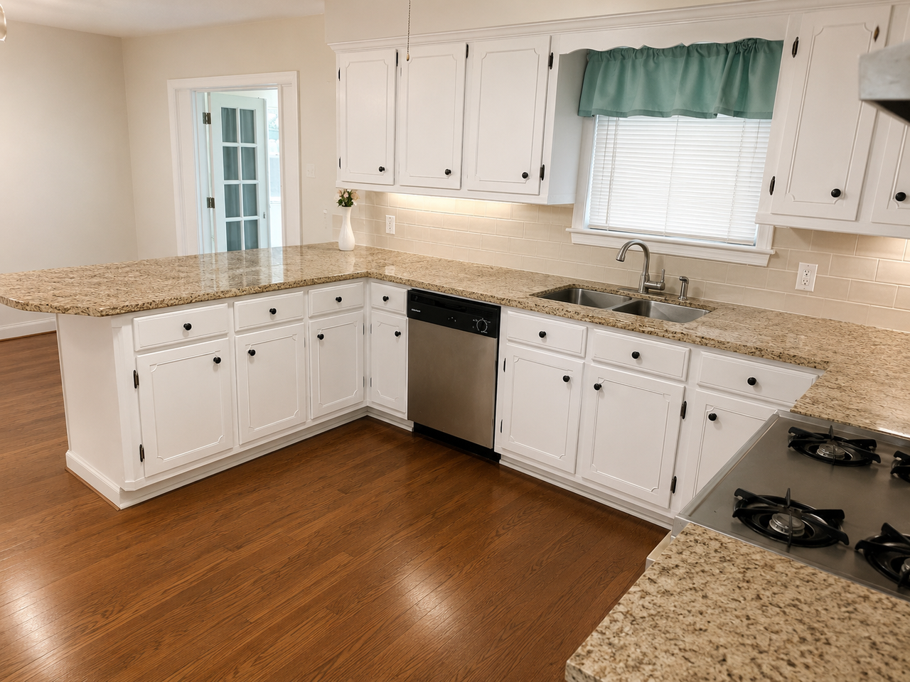 1909 Live Oak Dr #NA - Photo 4 of 9