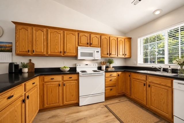 1224 N Modoc Ave #33 - Photo 3 of 13