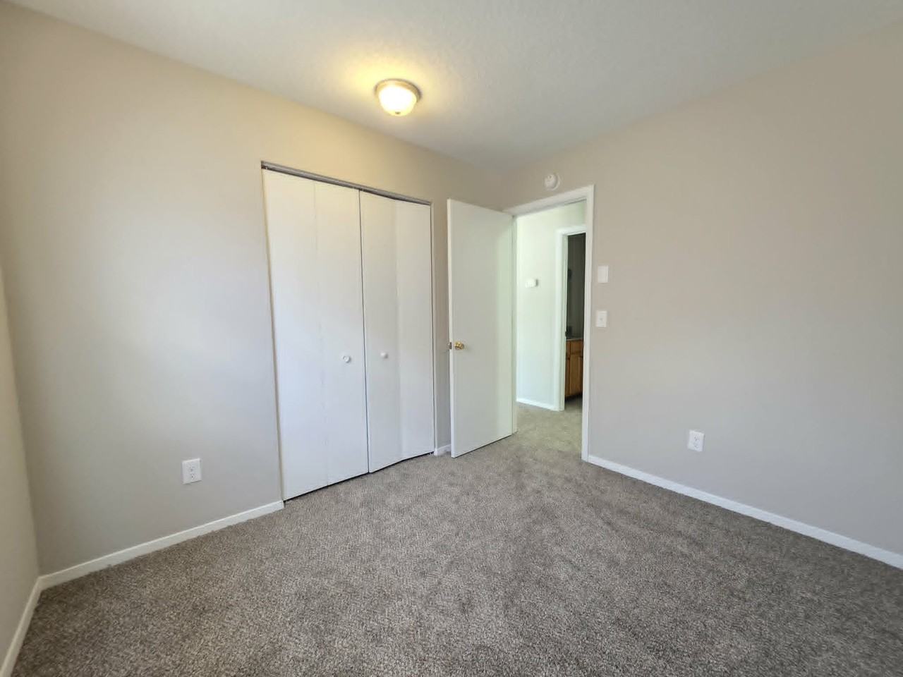 1106 Hillcrest Ave #1 - Photo 3 of 19