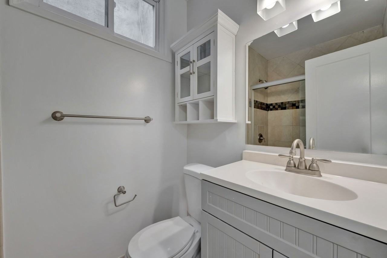 4500 Macarthur Blvd Nw #4 - Photo 6 of 13