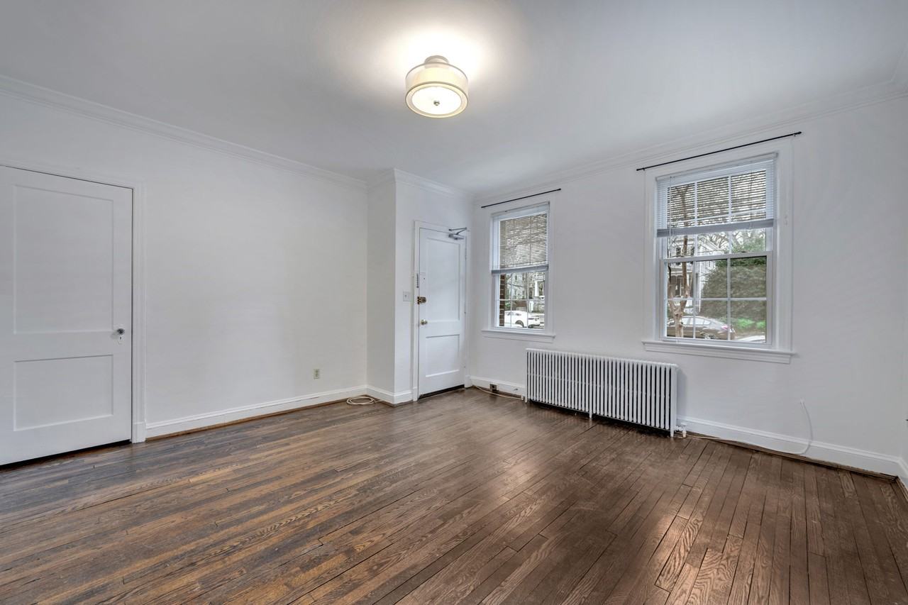 4500 Macarthur Blvd Nw #1 - Photo 5 of 17