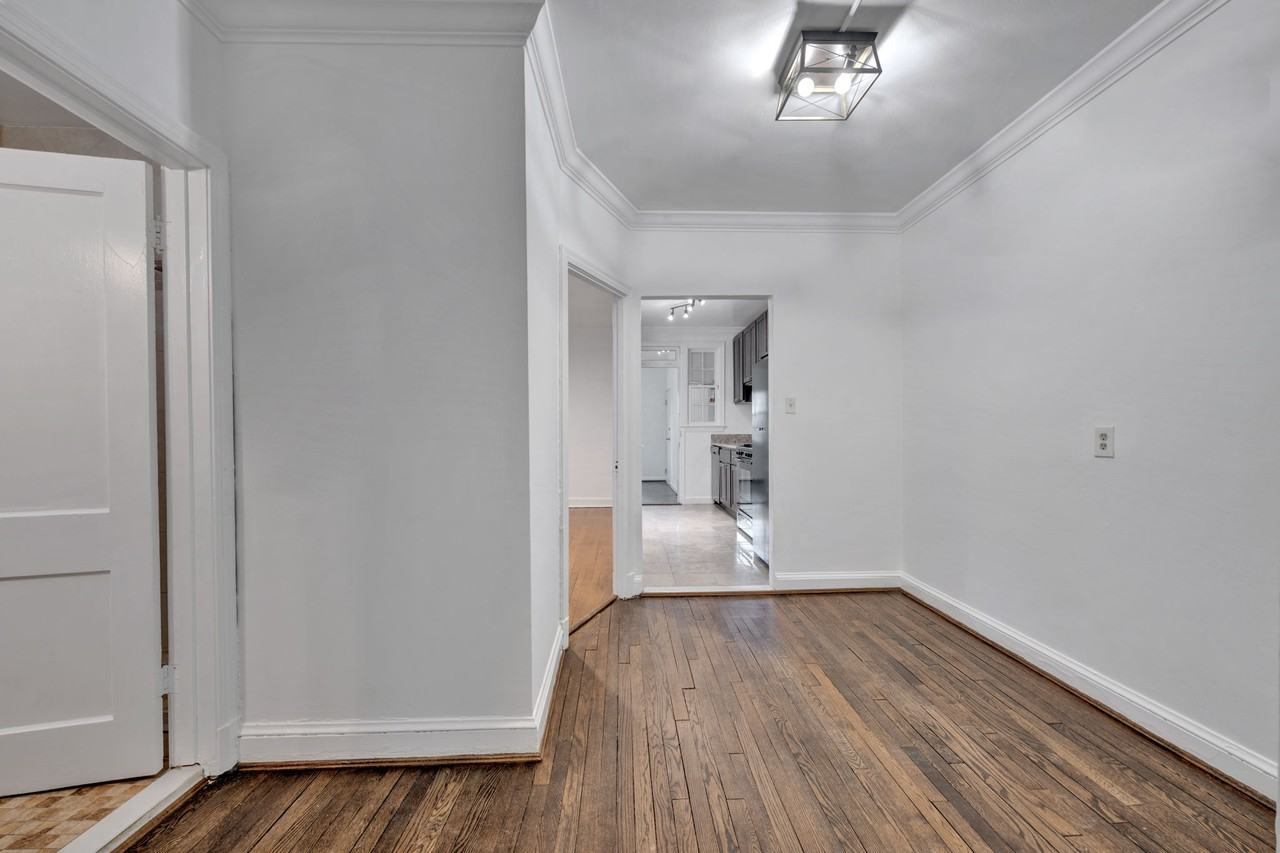 4500 Macarthur Blvd Nw #1 - Photo 6 of 17