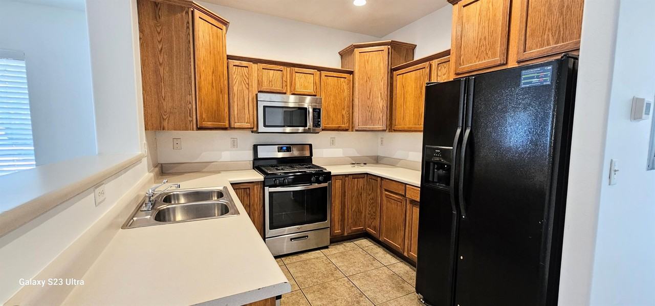 1471 E Payton Way #1 - Photo 3 of 16