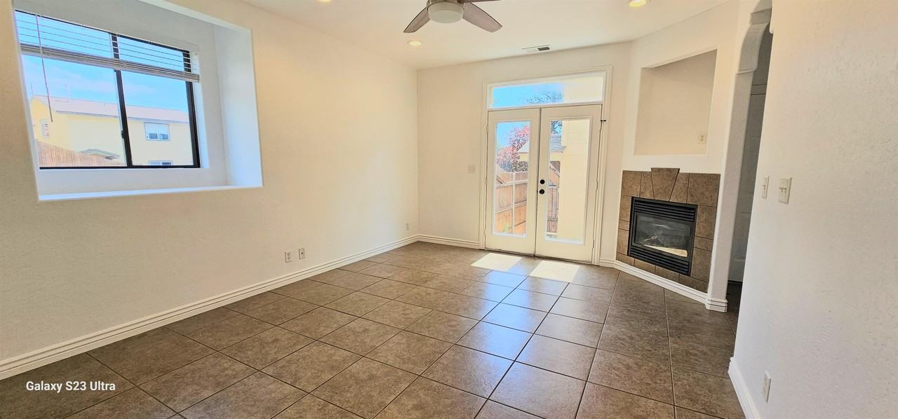 1471 E Payton Way #1 - Photo 5 of 16