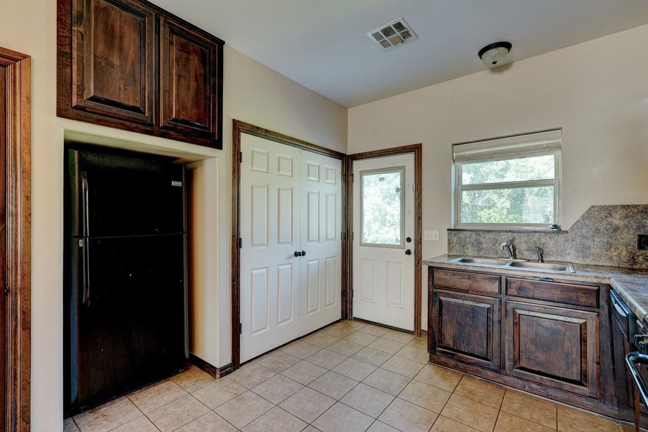 2218 W Utah Ave #2218 - Photo 3 of 44