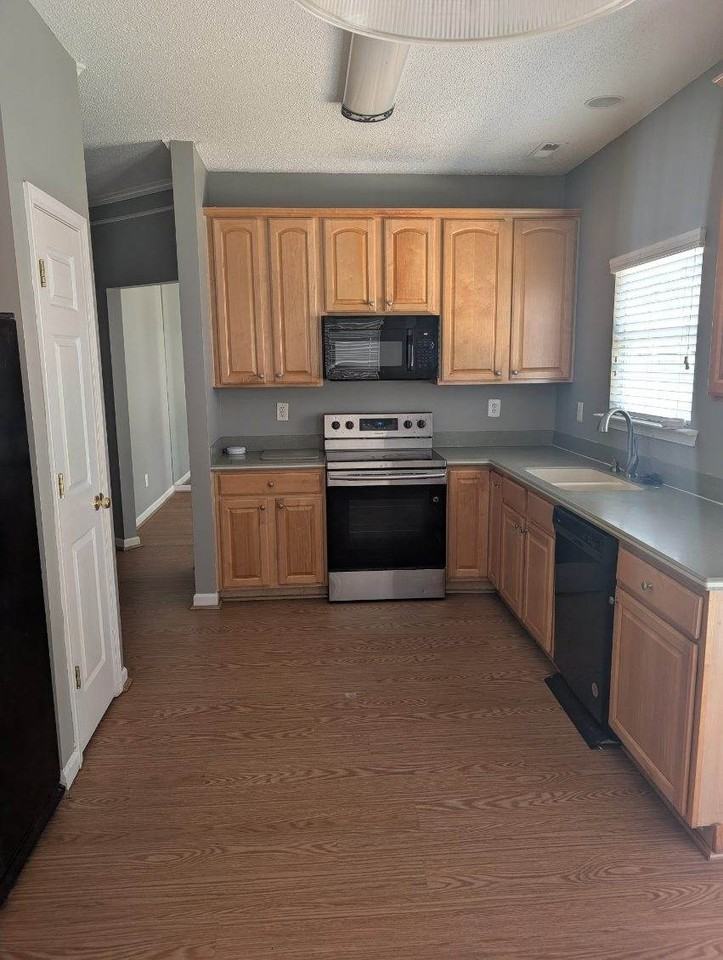 10626 Pendragon Pl #NA - Photo 2 of 10