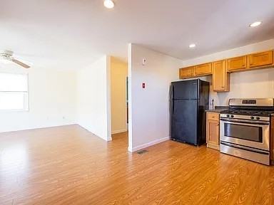 539 Admiral St #1stFL - Photo 5 of 6