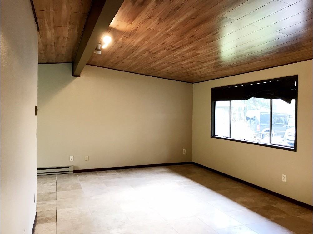 9455 9455 9465 Sw Commercial St #9465 - Photo 3 of 8