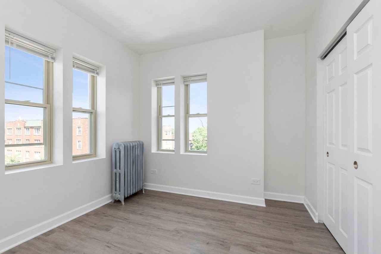 8205 S Paulina St - Photo 3 of 6