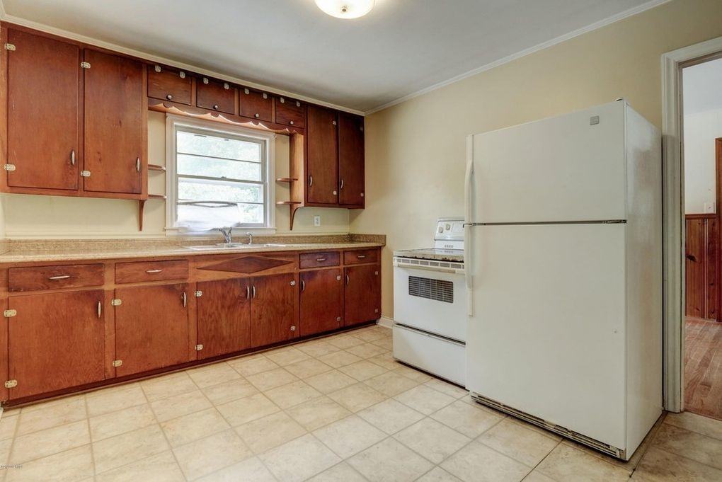 219 Spruce Cir #1 - Photo 6 of 18