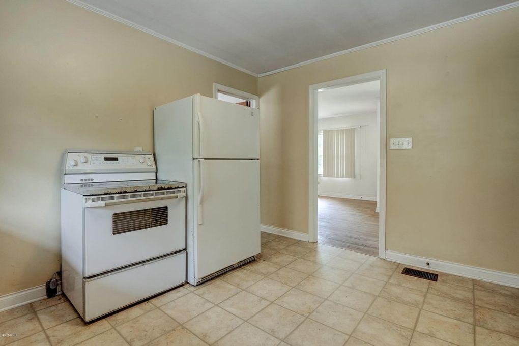 219 Spruce Cir #1 - Photo 7 of 18